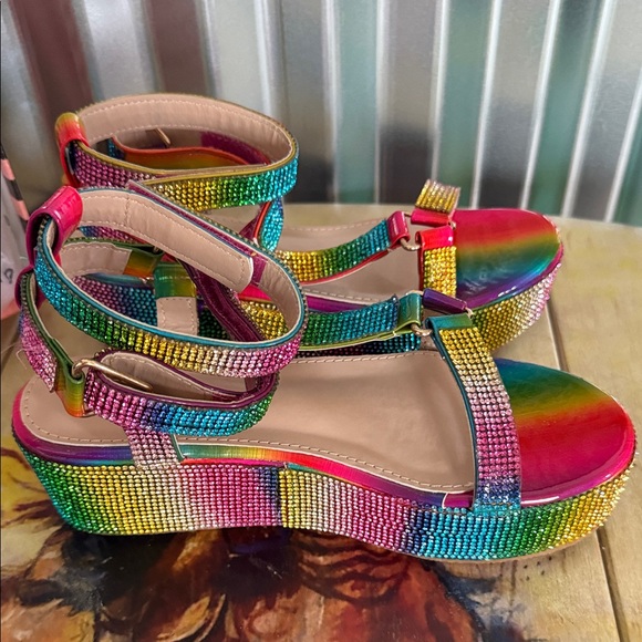 Colorful Strappy Sandals - Picture 5 of 6